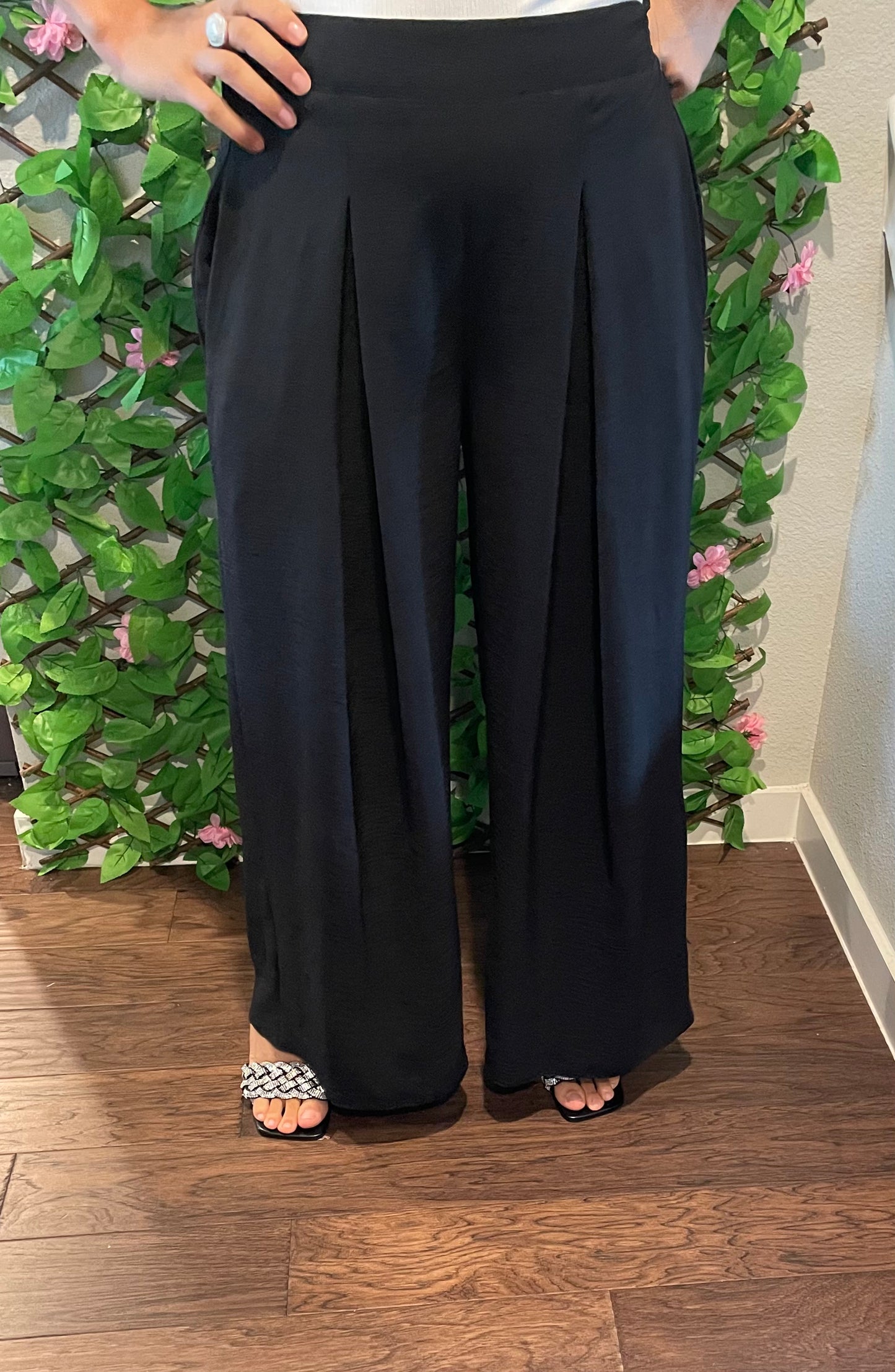 Spin USA Solid Wide Leg Pants With Pockets